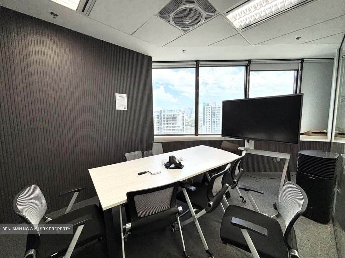 United Square (D11), Office #543687771